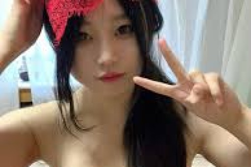 出轨风波后首现身宋宁峰被网友在无锡蠡湖公园偶遇带一双儿女 出轨风波后首现身宋宁峰被网友在无锡蠡湖公园偶遇带一双儿女